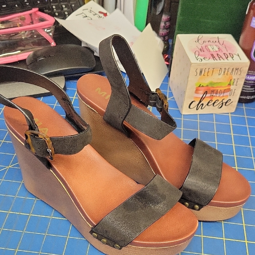 MIA Black Brown 4.5" Wedge Heel Sandals 7.5M New